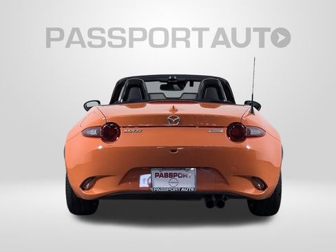 Used 2019 MAZDA MX-5 Miata 30th Anniversary RWD image 6