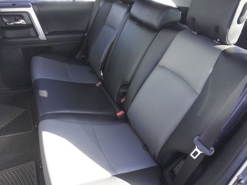 Used 2021 Toyota 4Runner SR5 Premium image 30