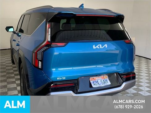 Used 2024 Kia EV9 Land image 7