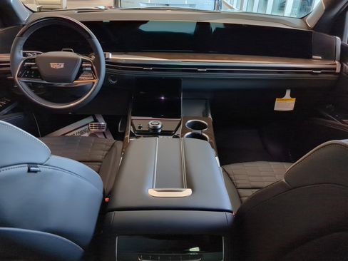 New 2025 Cadillac Escalade Sport Platinum w/ LPO, ONYX Package image 13