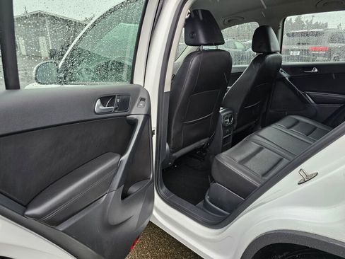 Used 2016 Volkswagen Tiguan SE image 13