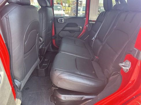 Certified 2025 Jeep Wrangler Unlimited Sahara w/ Safety Group AWD/4WD image 18