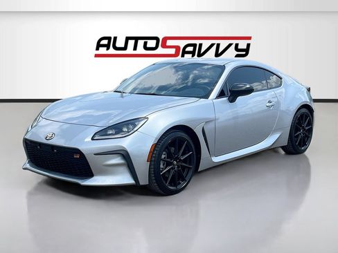 Used 2025 Toyota GR86 Premium w/ ALL Weather Mat Package (TMS) RWD image 3