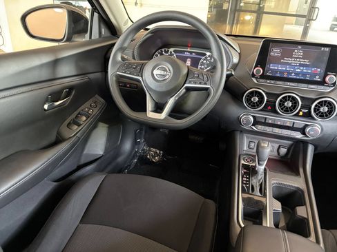 Used 2025 Nissan Sentra SV FWD image 32