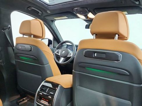 Used 2026 BMW X7 xDrive40i w/ M Sport Package AWD/4WD image 27
