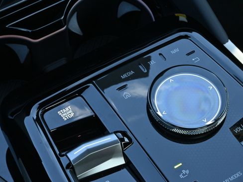New 2026 BMW 530i w/ Convenience Package RWD image 18