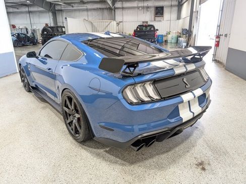 Used 2020 Ford Mustang Shelby GT500 w/ Carbon Fiber Track Pack RWD image 6