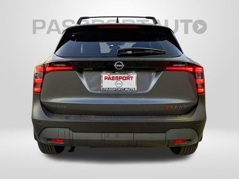 New 2026 Nissan Kicks SR w/ Cold Weather Package image 7