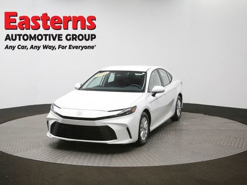 Used 2025 Toyota Camry LE image 53