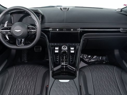 Used 2024 Aston Martin DB12 Convertible image 29