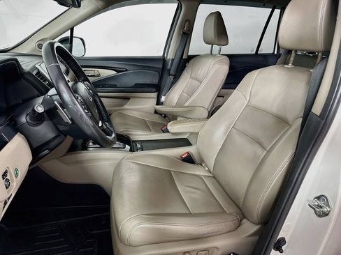 Used 2017 Honda Pilot Touring image 8