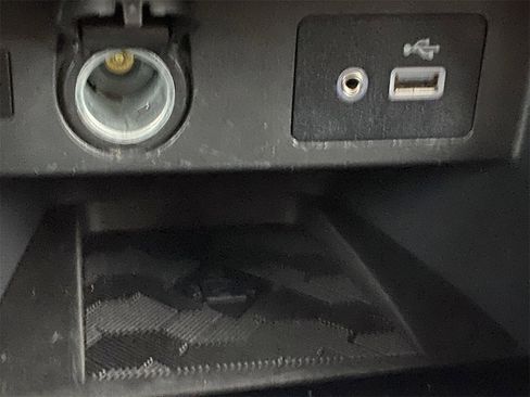 Certified 2024 Nissan Versa SV w/ Trunk Package image 25