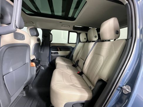 Used 2020 Land Rover Defender 110 HSE image 25