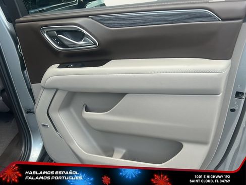 Certified 2024 GMC Yukon XL SLT w/ SLT Luxury Package AWD/4WD image 29