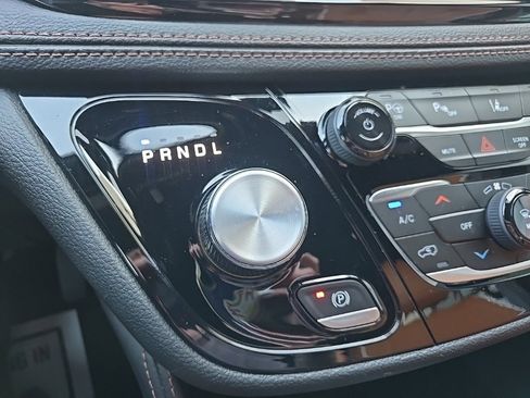 Used 2024 Chrysler Pacifica Pinnacle image 64