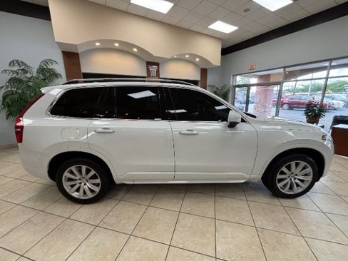 Used 2017 Volvo XC90 T6 Momentum w/ Vision Package AWD/4WD image 6