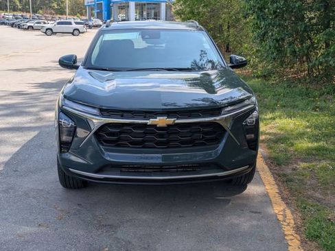 New 2026 Chevrolet Trax LT w/ Sunroof Package FWD image 6