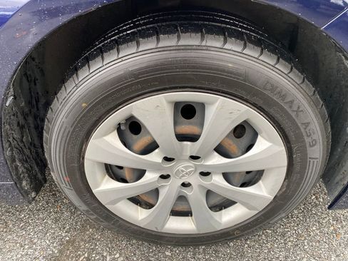 Used 2021 Toyota Corolla LE image 17