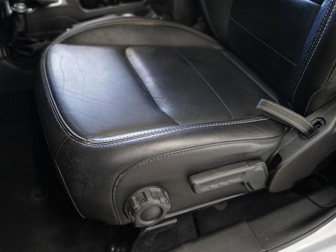 Used 2019 Jeep Wrangler Unlimited Sahara w/ Quick Order Package 24M Moab image 27