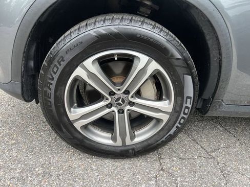 Used 2019 Mercedes-Benz GLC 300 4MATIC image 29