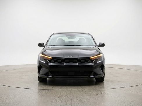 Used 2025 Kia K4 LXS image 2
