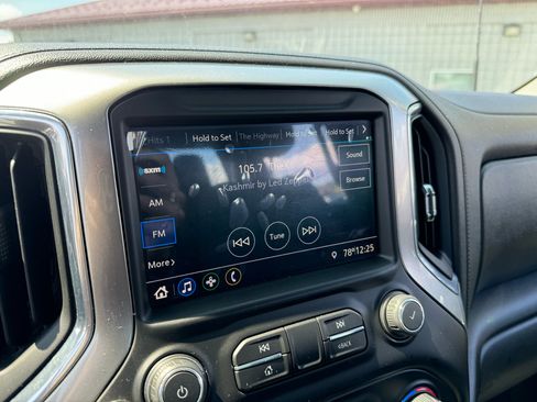 Used 2021 Chevrolet Silverado 3500 LT w/ Convenience Package image 18