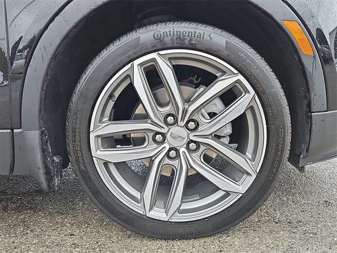 Used 2023 Cadillac XT4 Sport w/ Cold Weather Package image 9