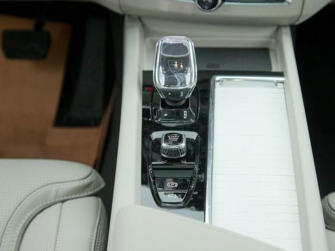 New 2026 Volvo XC60 B5 Ultra w/ Protection Package Premier image 27