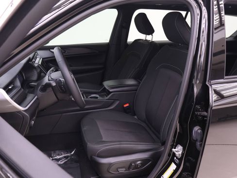 Used 2024 Jeep Grand Cherokee L Laredo w/ Trailer Tow Package image 4