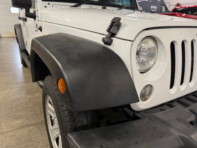 Used 2016 Jeep Wrangler Unlimited Sport AWD/4WD image 3
