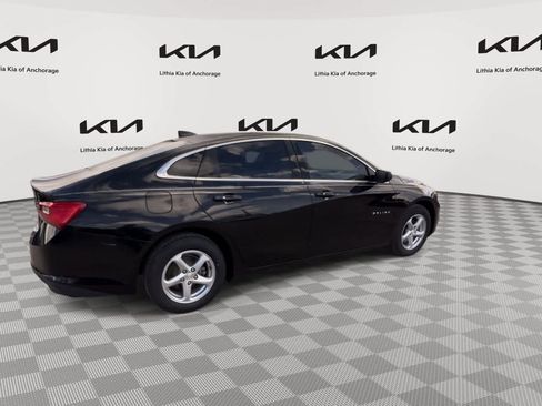 Used 2017 Chevrolet Malibu LS FWD image 9