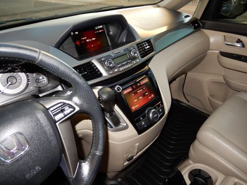 Used 2017 Honda Odyssey EX-L image 13