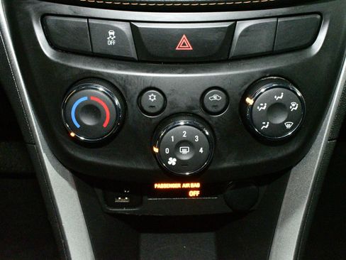 Used 2021 Chevrolet Trax LS w/ Tint and Cruise Package image 36