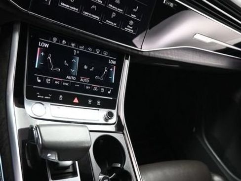 Used 2019 Audi Q8 Prestige AWD/4WD image 16