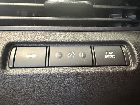 Used 2024 Nissan Altima 2.5 SR w/ SR Premium Package FWD image 27