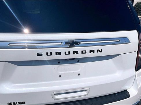 Used 2024 Chevrolet Suburban High Country AWD/4WD image 8
