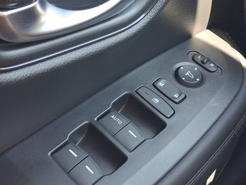 Used 2027 Honda HR-V LX image 13