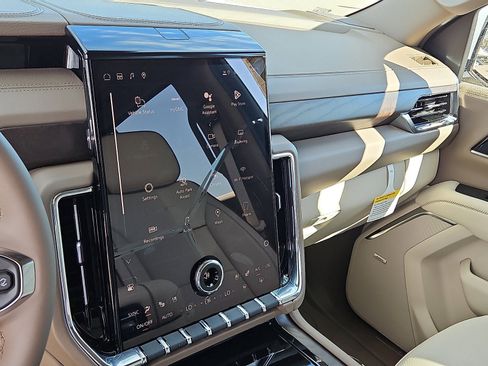 New 2026 GMC Yukon Denali w/ Sun & Power Step Package image 18