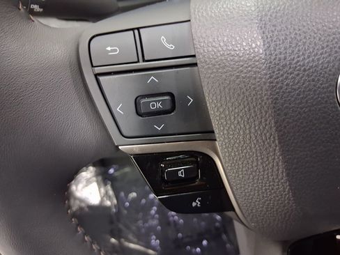 Used 2025 Toyota Camry XLE w/ Premium Plus Package image 16