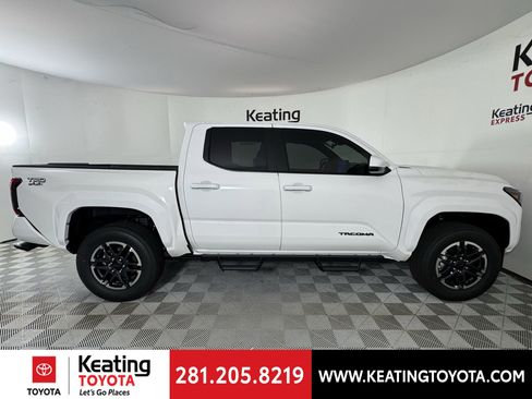 New 2025 Toyota Tacoma TRD Sport image 4