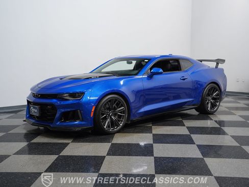 Used 2018 Chevrolet Camaro ZL1 RWD image 6