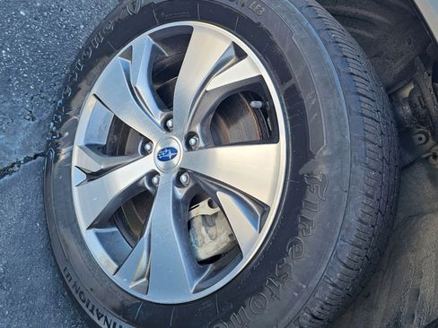Used 2023 Subaru Ascent Premium AWD/4WD image 9