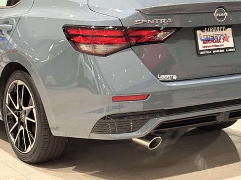 New 2025 Nissan Sentra SR image 30