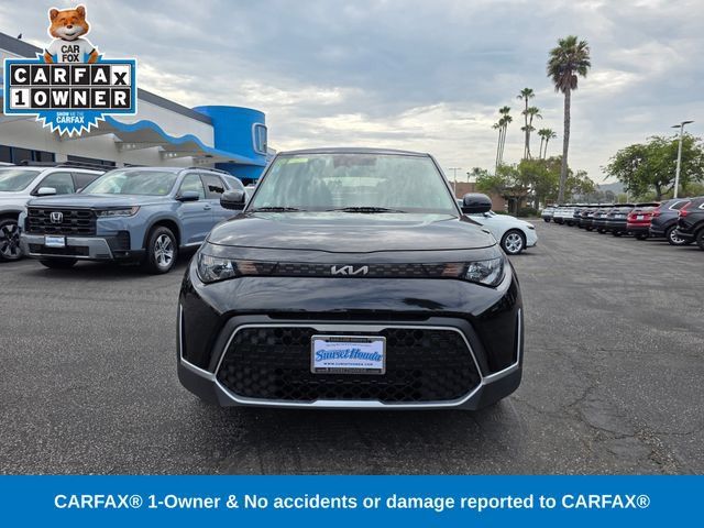 Used 2025 Kia Soul LX w/ LX Technology Package FWD image 3