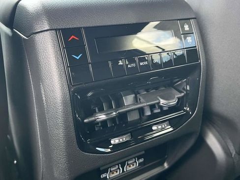 New 2025 Jeep Grand Cherokee L Laredo AWD/4WD image 18