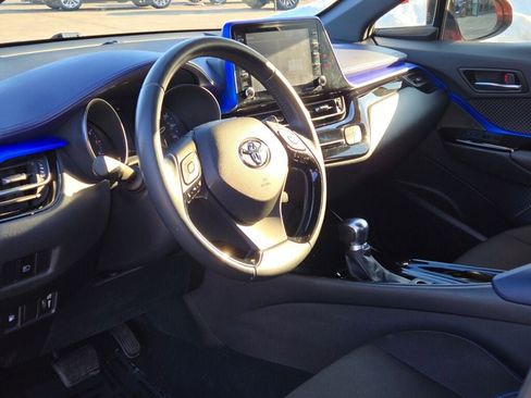Used 2021 Toyota C-HR XLE image 23