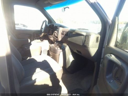 Used 2001 GMC Savana 3500 Extended Passenger RWD image 8