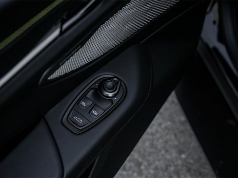 New 2026 Aston Martin V8 Vantage Roadster image 31