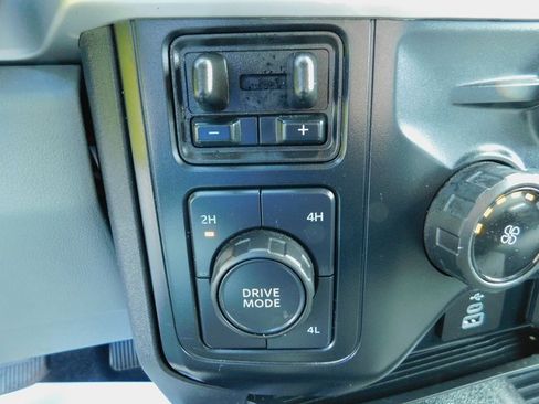 Used 2025 Ford F350 XLT image 30