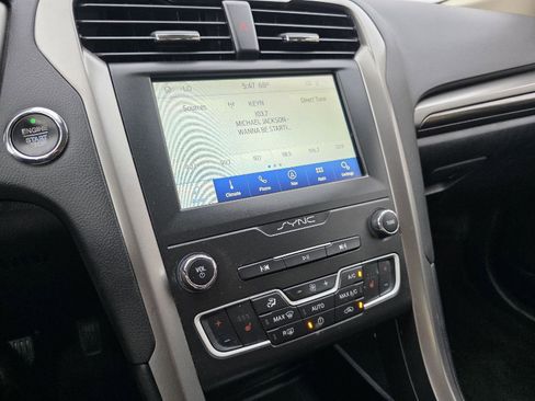 Used 2020 Ford Fusion SEL image 18